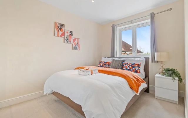 Impeccable 3-bed House in Hornchurch