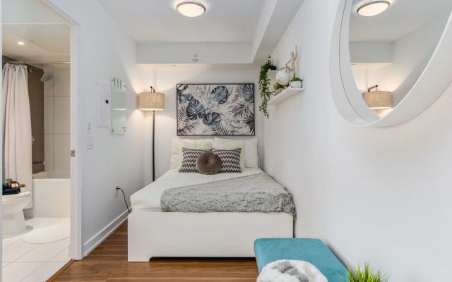 Premier High-Rise Downtown Suites