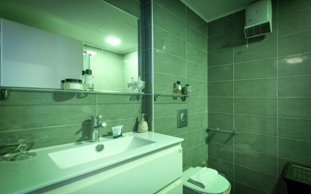 Luxury Levontin apt near Rothschild