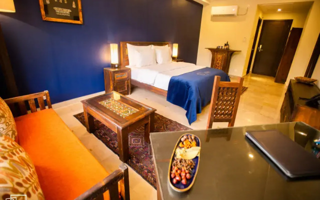Roomy Signature Hotel