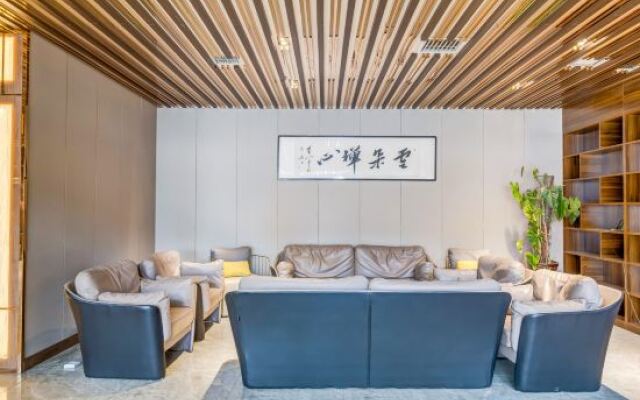 Xinglongquan Business Hotel