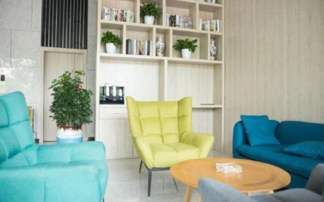 Set Chain Hotel