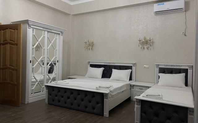 Эльбрус (Сухум)