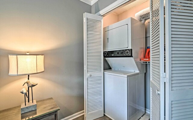Couples Retreat w/ Balcony in Surfside Beach!