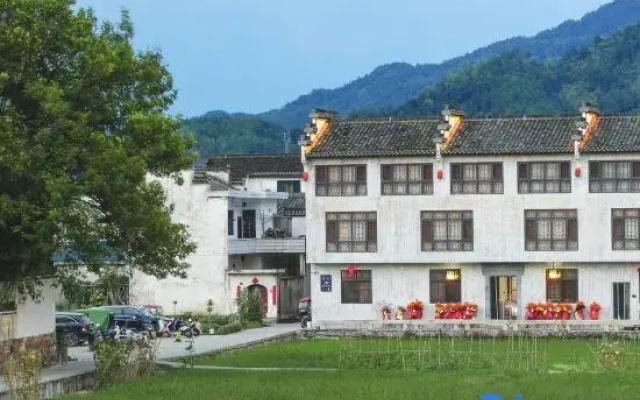 Xunhui · Hui Vista · Lakeside & Countryside Retreat