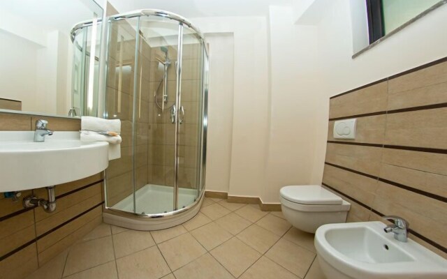 EliHotel
