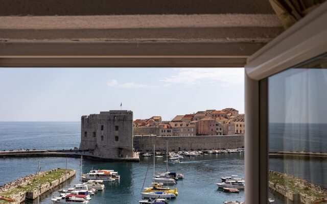 Old Town Sunrise Apartments