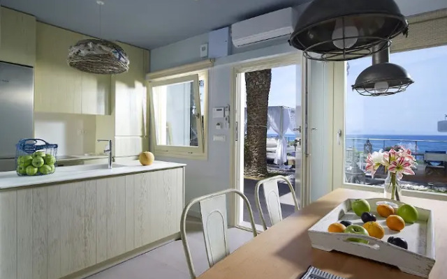 Paradisso Luxury Beach Villas