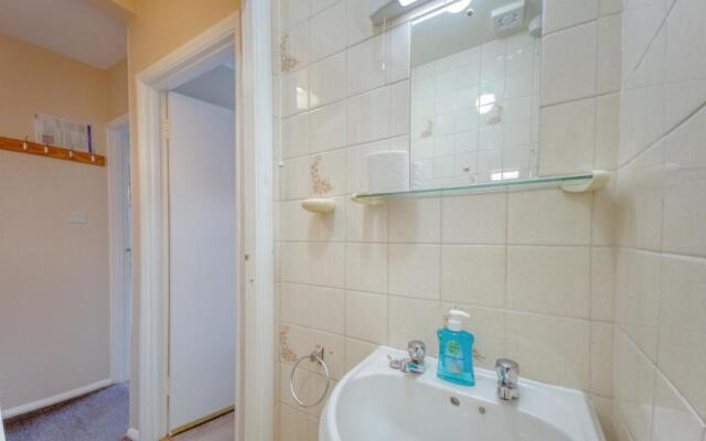 Apartment 6 - 1 Bedroom Town view