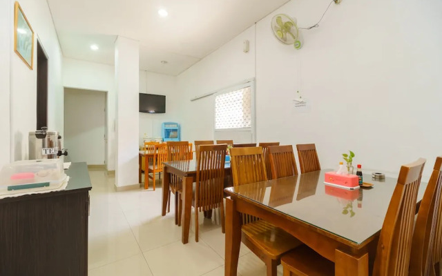 RedDoorz near Jembatan Siti Nurbaya Padang