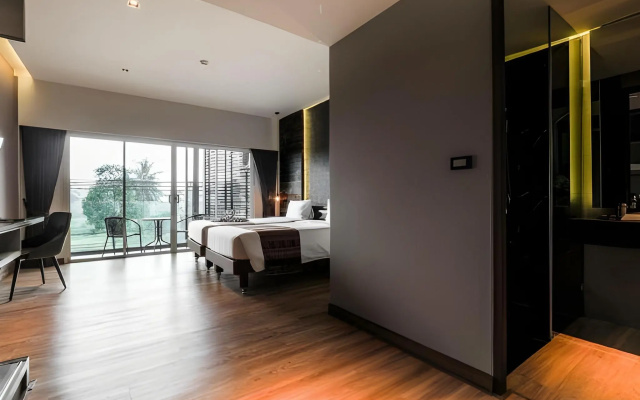 The Glory Gold Hotel