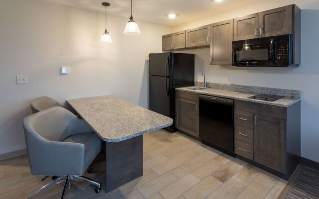GrandStay Hotel & Suites Algona IA