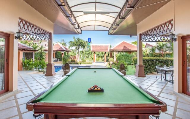 Blissful Villa Felicity with Ample Space