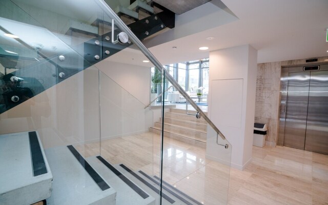 Epsom Central Brand New Apartment