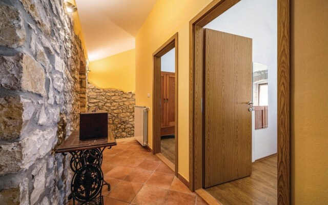 Nice Home in Nova Vas With 4 Bedrooms, Wifi and Outdoor Swimming Pool