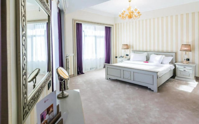 Phoenicia Grand Hotel