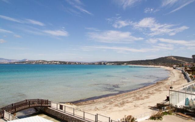 Apartment With Amazing View Near Beach in Cesme