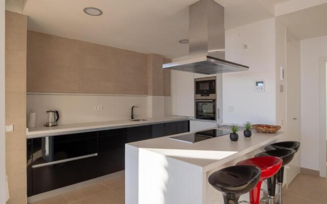 2260-Luxury villa with private pool and seaview