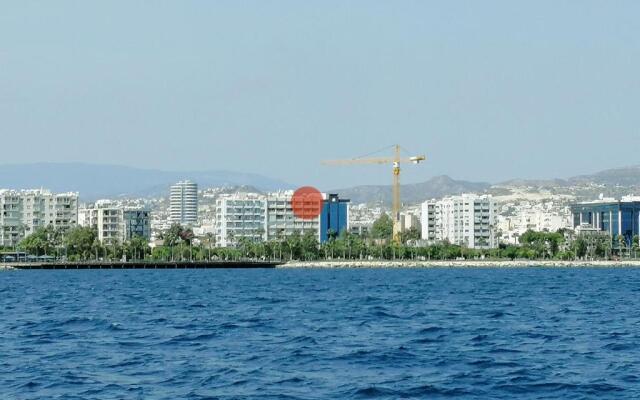 A City-center Seaview Penthouse at Oceanic