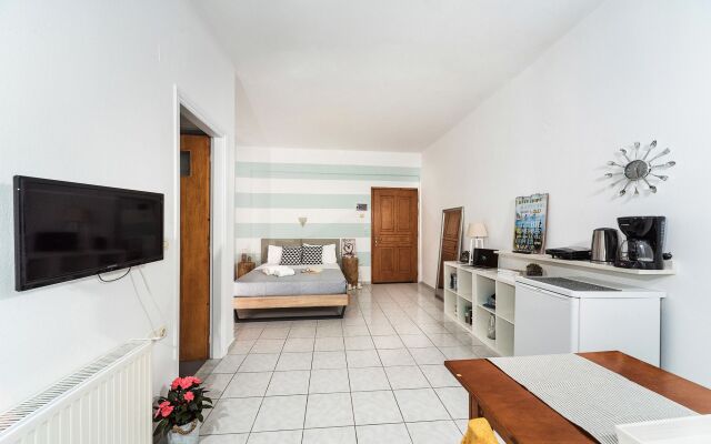 Ikaros Apartments