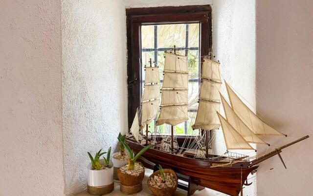Charming Bohemian house in Perast