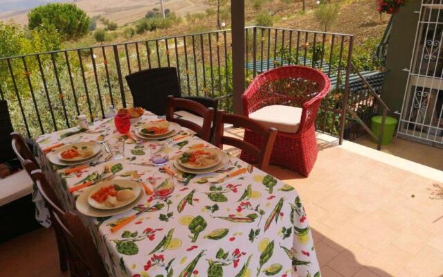 One bedroom appartement with furnished garden at Lercara Friddi