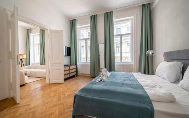 Luxury Apartment next to the City Center