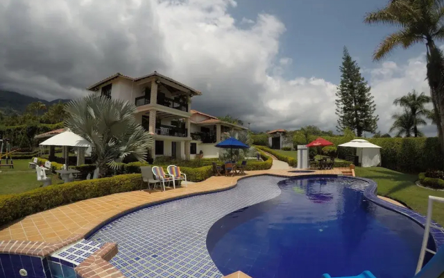 Mansion del Lago Calima