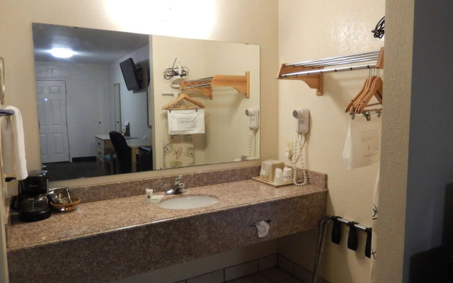 Pearsall Executive Inn