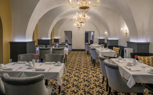 SOWELL COLLECTION Hôtel du Roi & SPA