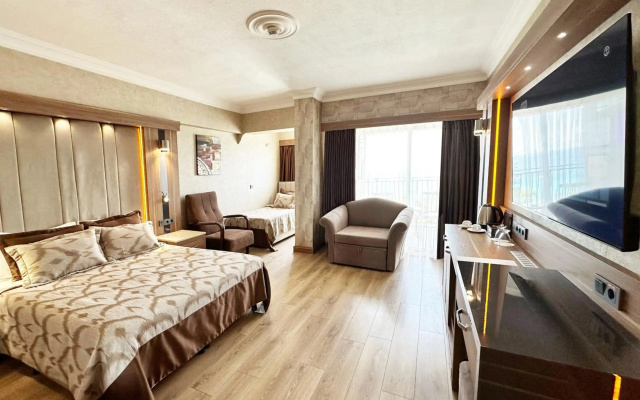 Laur Hotels