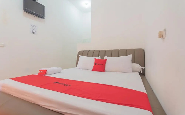 RedDoorz Resort Syariah @ Batu Apung Purwakarta