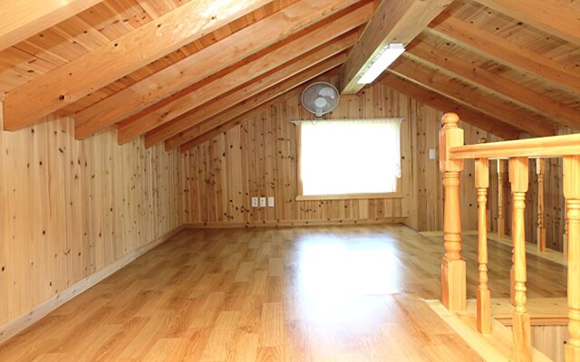 Jeju Neulpooreun House Pension