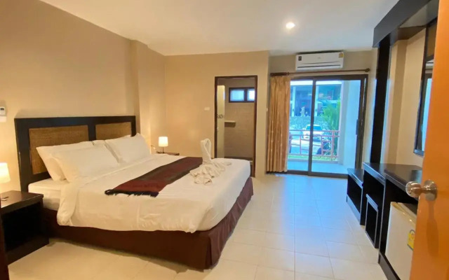 Paddy's Palms Resort