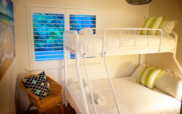 Cottesloe Sakura Blue Apartment – Guest Rooms – Perth