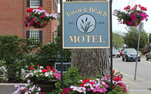 Town & Beach Motel