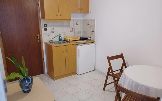 Argiro Studios And Apartments