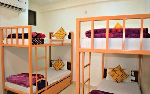 Bedweiser Backpackers Hostel