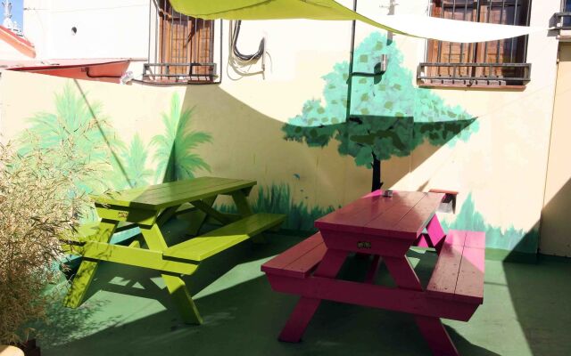 Red Nest Hostel
