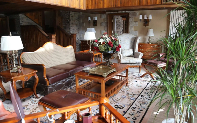 Spring Legend Holiday Hotel