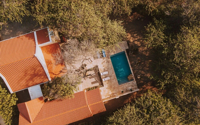 Secluded Villa With Pool3min to Beachfree Utilities