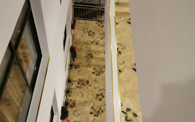 Luodian Chuncheng Hotel