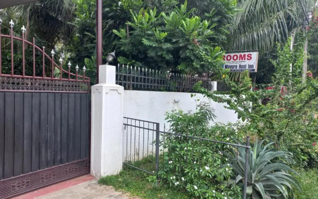 Mayura Rest Inn