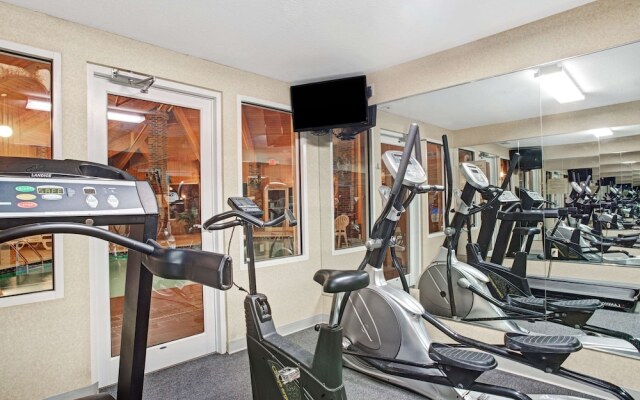 Baymont Inn & Suites Indianapolis