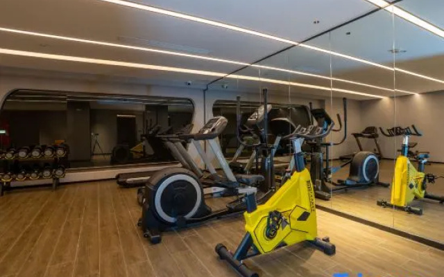 Leshan Yunshang bathing pool Hotel (Shihao Plaza Store of Leshan High speed Railway Station – Sports – Leshan