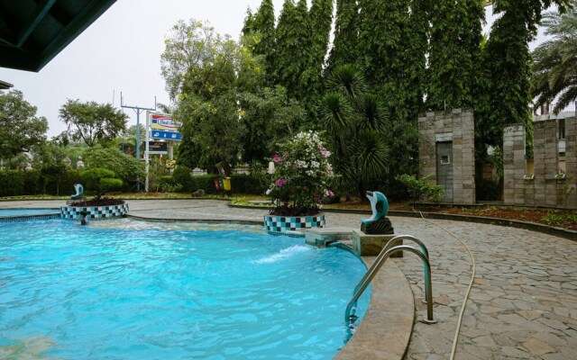 Best Location @ 3br Puri Garden Apartment by Travelio