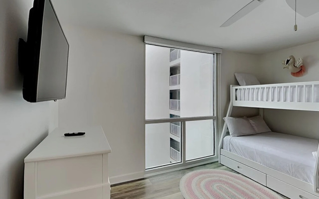 Shoreline Towers by Southern Vacation Rentals