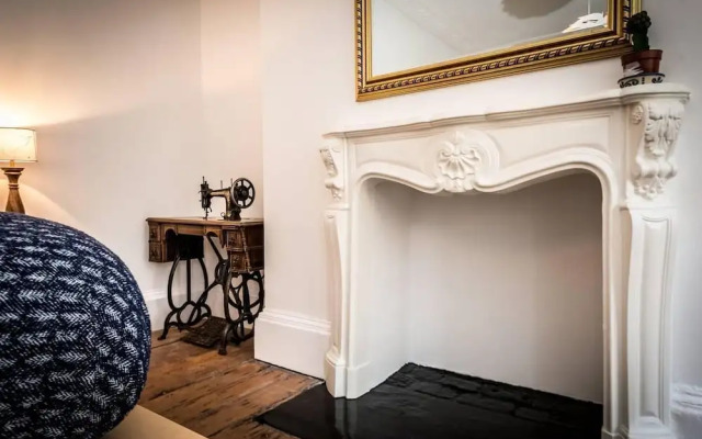 Spectacular 4BR Townhouse in Georgian Quarter, free parking