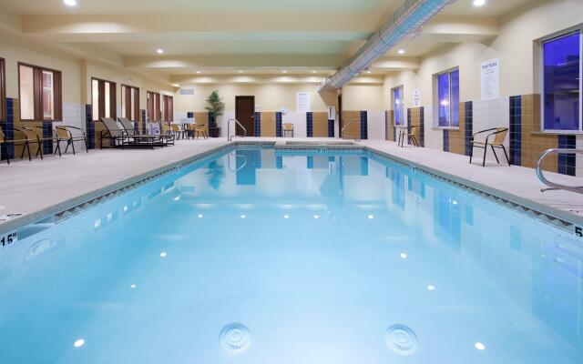 Holiday Inn Express Hotel & Suites LAMAR by IHG