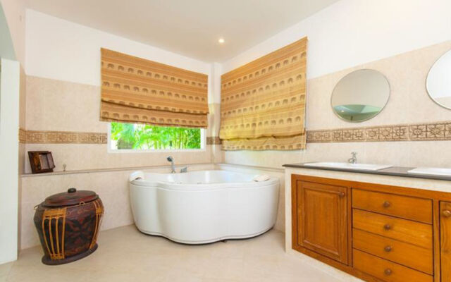 La Romanee Infinity Villa by Jetta